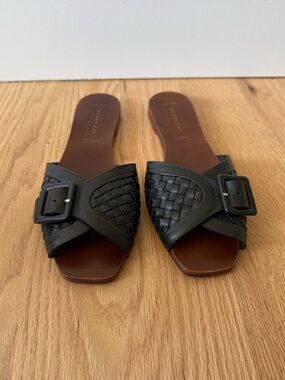 Either/Or $245 Leather Buckle Slide Flat Sandal Black Size 7